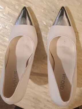 Women's White Flats with Silver Cap Toe